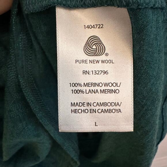 Segments 100% Merino Wool V-neck Base Layer Size Large Green Teal Leave Pattern - Picture 5 of 6